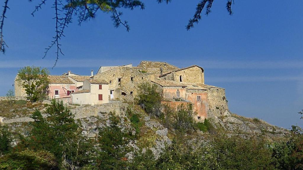 La Maison De Marie-Jeanne - Le Rocher D'Ongles Bagian luar foto